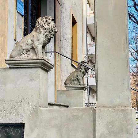 Casa Dei Leoni *